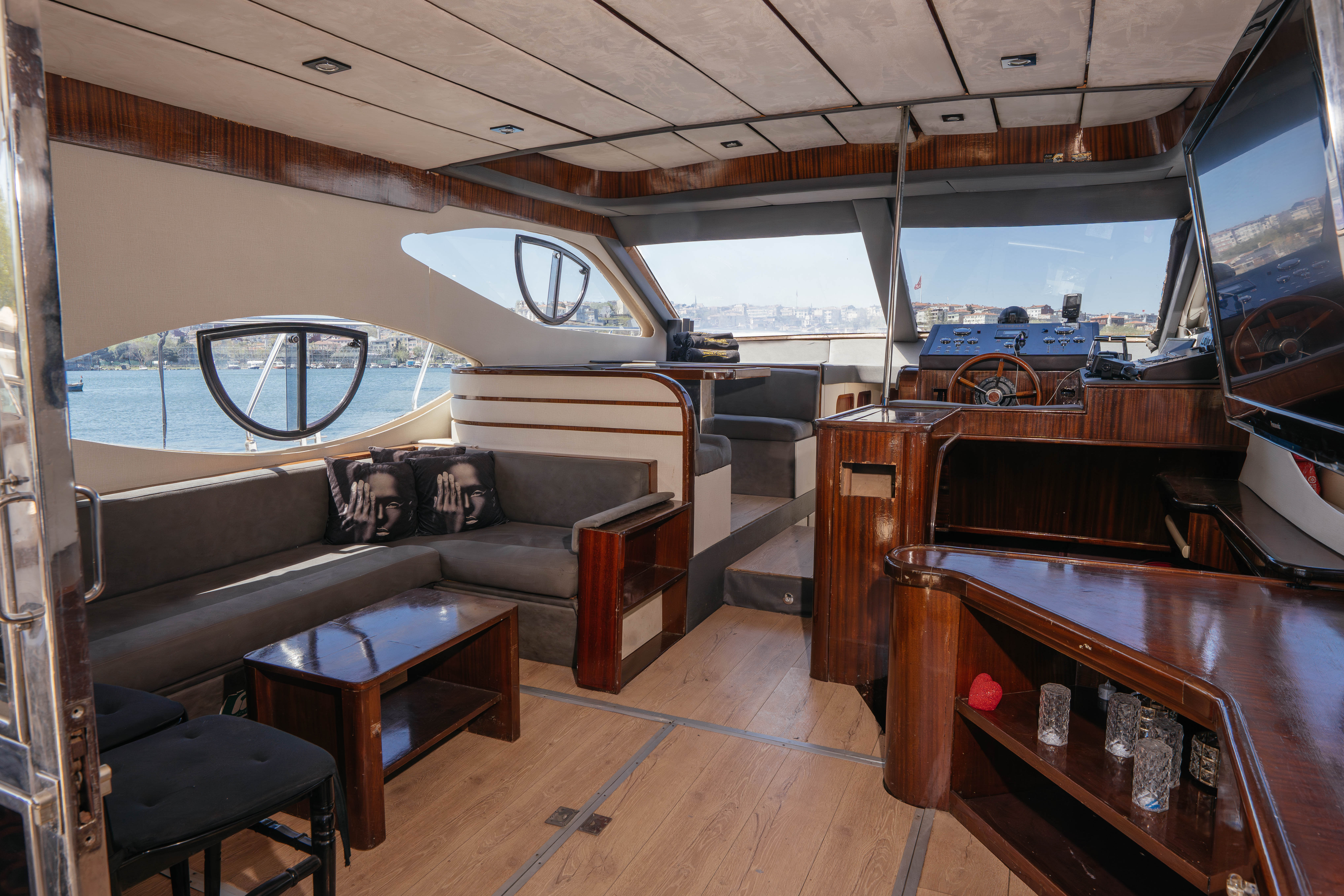 CRYSTALL S | Private Yacht Rental Istanbul - Bosphorus Yachts