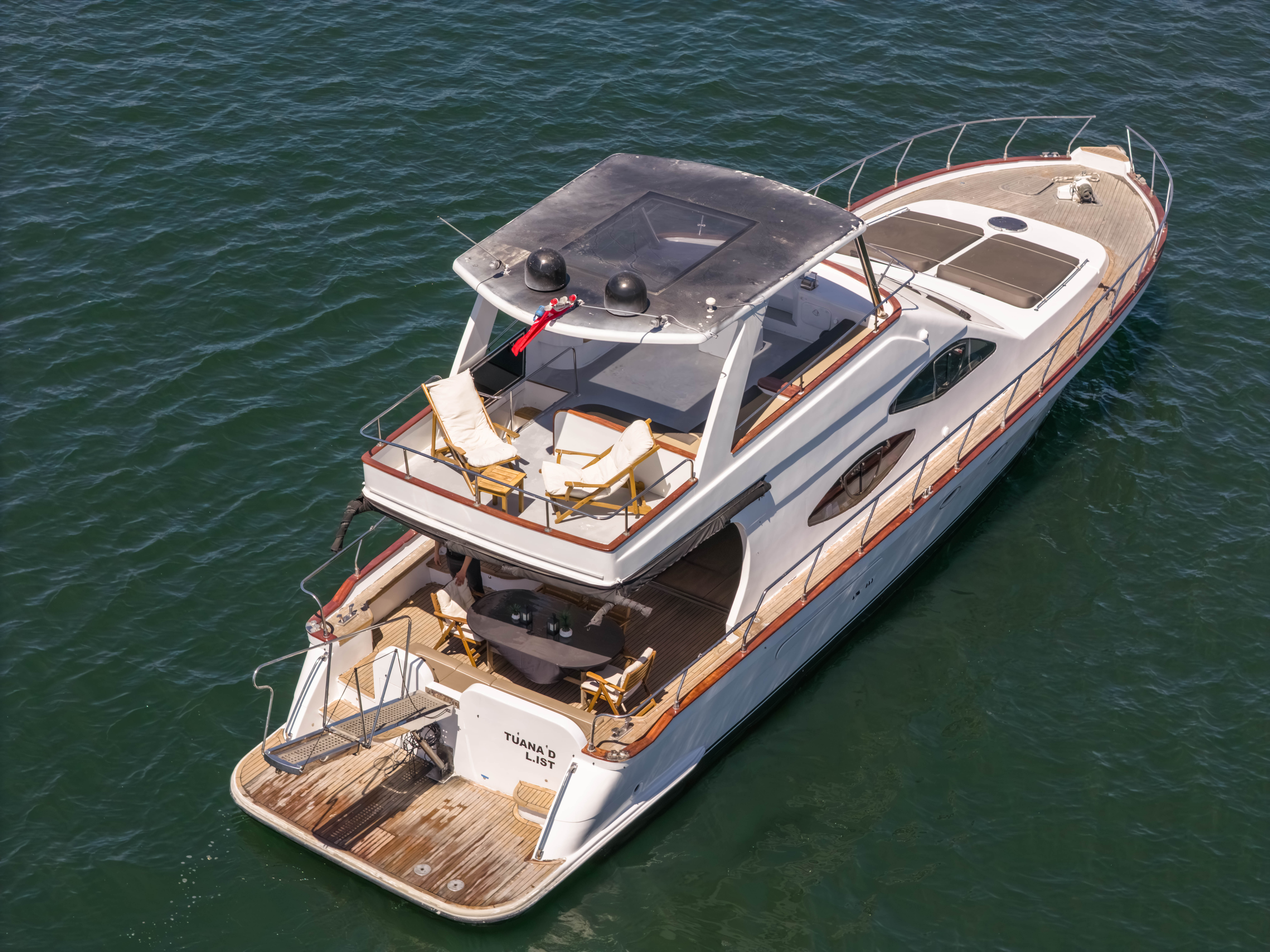 18 Meters Luxury Motoryacht - #009 | Private Yacht Rental Istanbul - Bosphorus Yachts