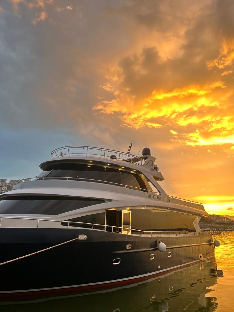 B teknesi | Private Yacht Rental Istanbul - Bosphorus Yachts
