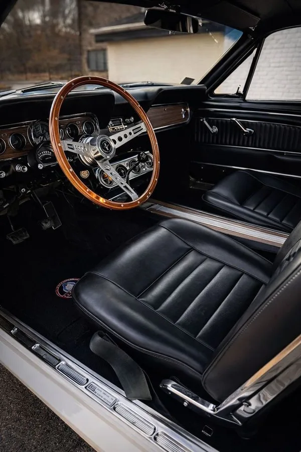 Ford Mustang 7