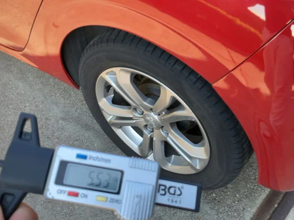 Peugeot 208 6