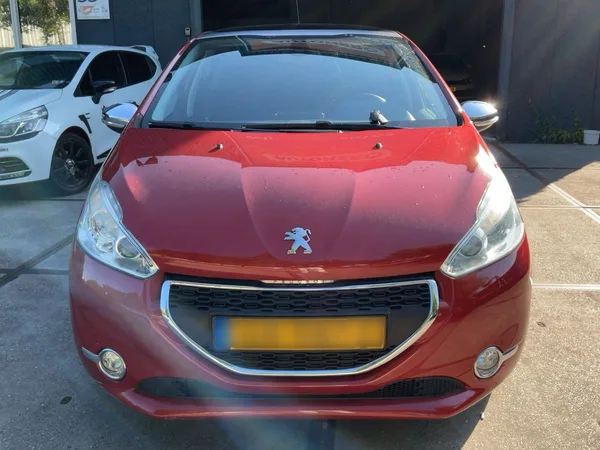 Peugeot 208 9