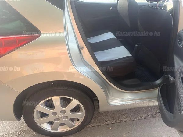 PEUGEOT 207 6