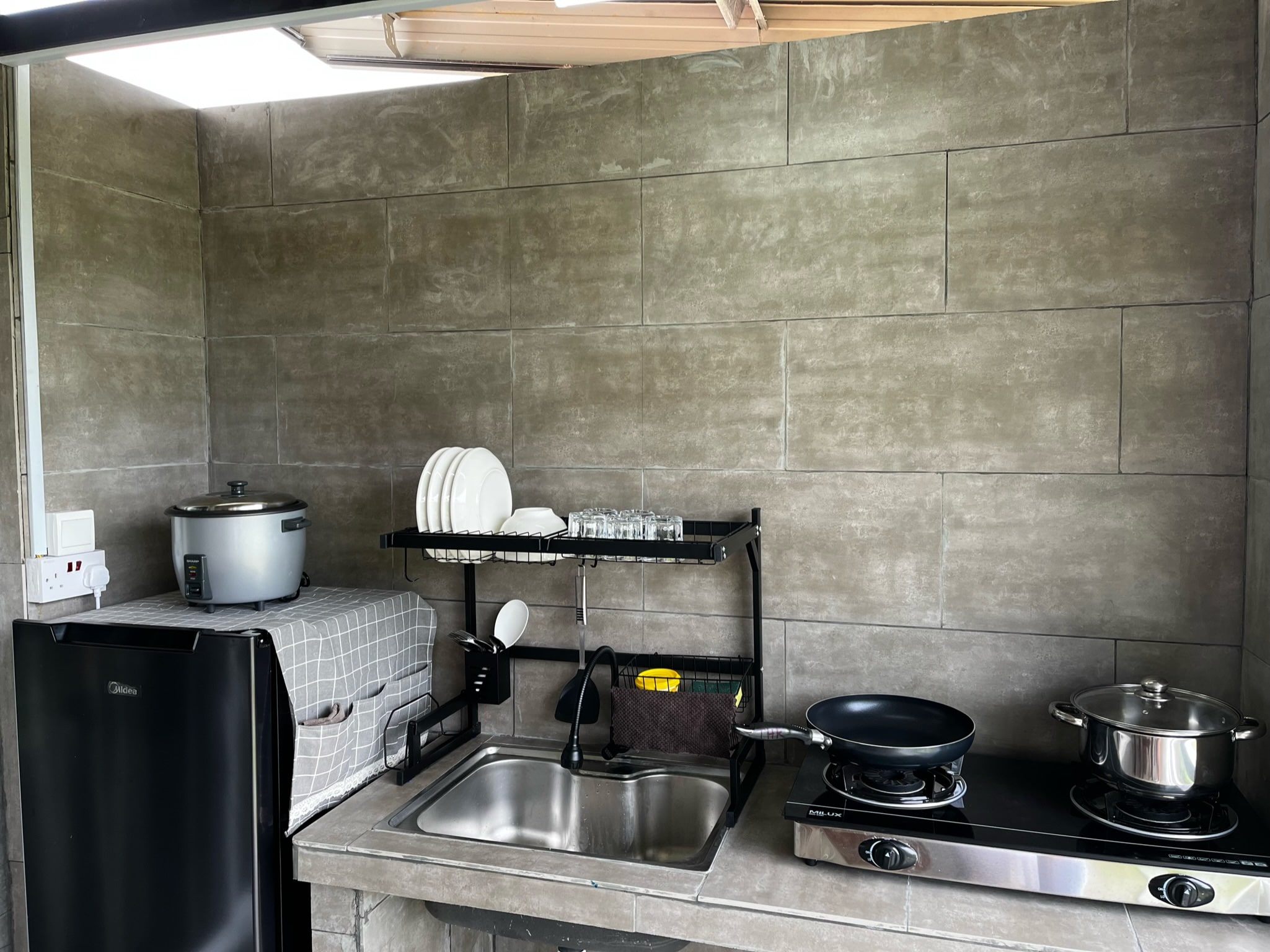 thk-kitchen-family.jpeg