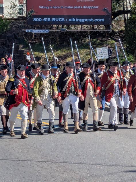 British redcoats in sharp formation, bayoneted muskets at the ready