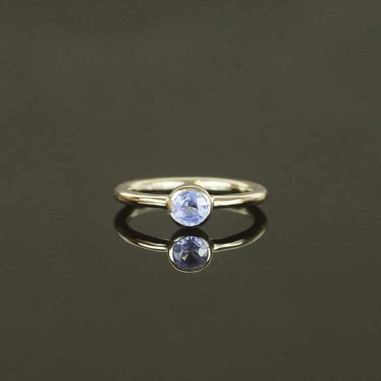 Recycled 18ct White Gold Cornflower Blue Sapphire Engagement Ring