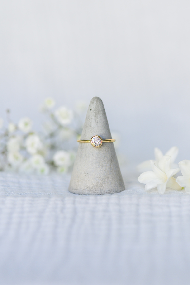 18ct yellow gold and diamond bud setting ring