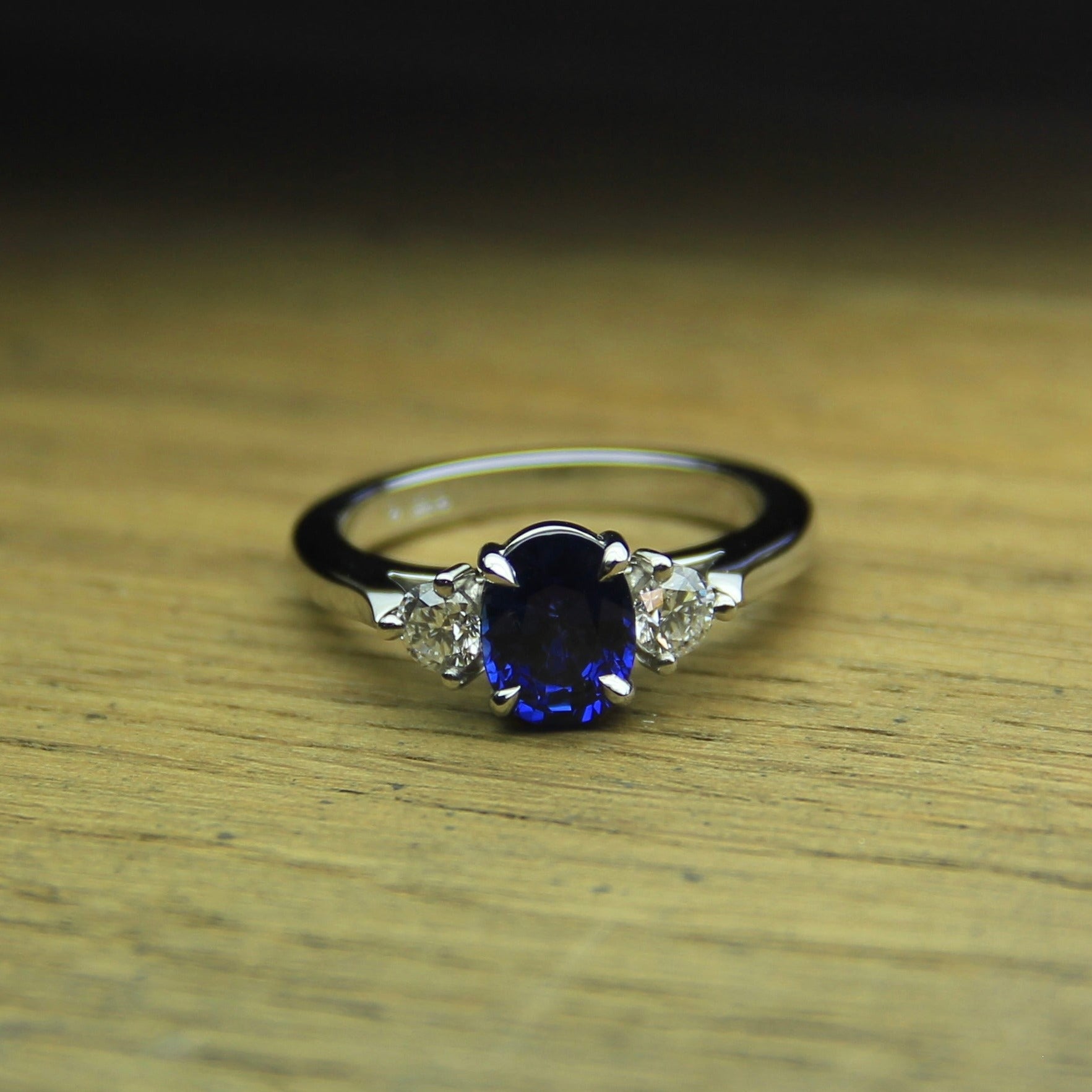 Ceylon Sapphire & Diamond Ring