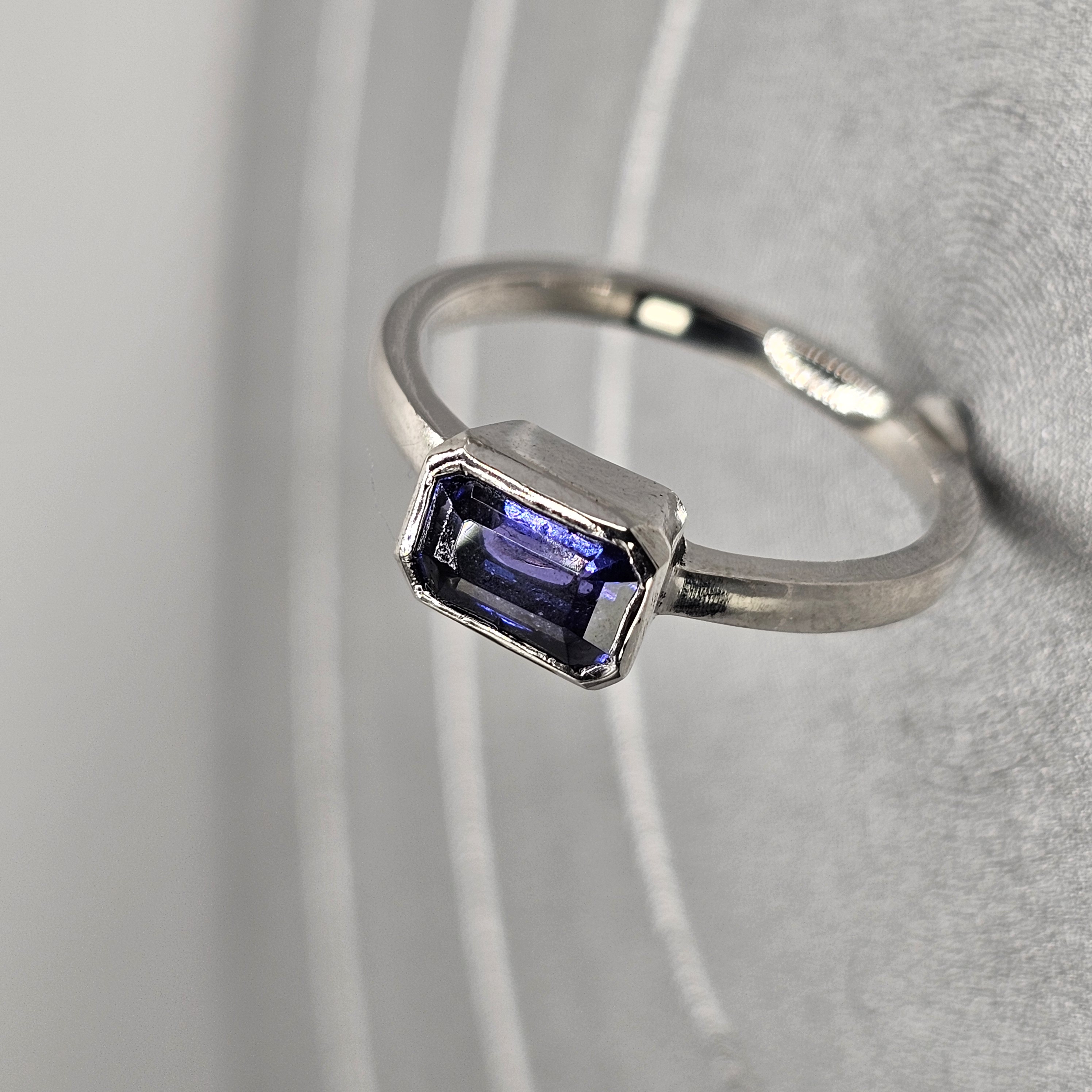 Platinum & Tanzanite Minimal Ring