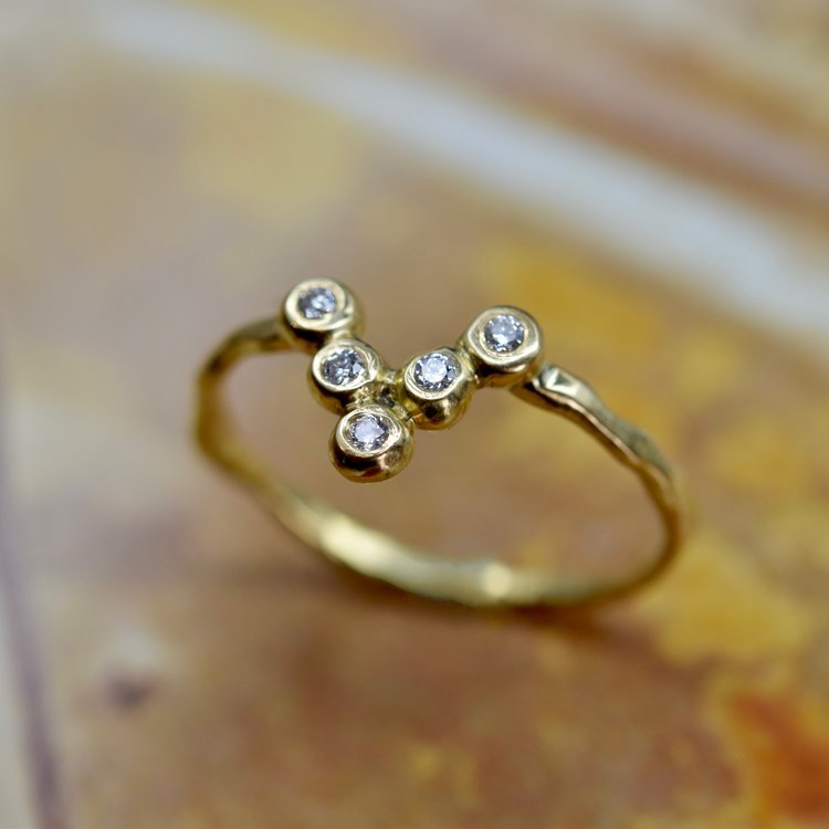 Diamond Tiara Ring in 18ct Yellow Gold