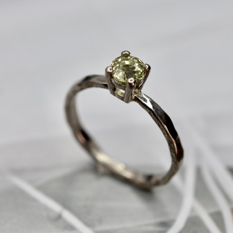 18ct White Gold Green Sapphire Solitaire Ring