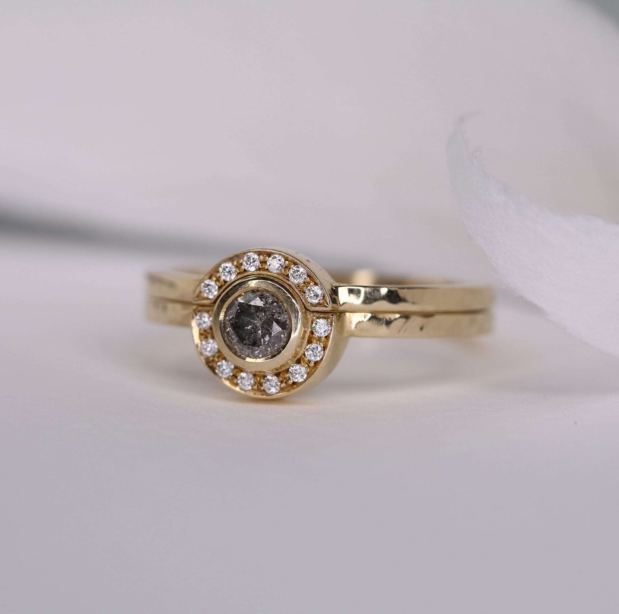 Elara  - Interlocking Halo Salt and Pepper Diamond Set