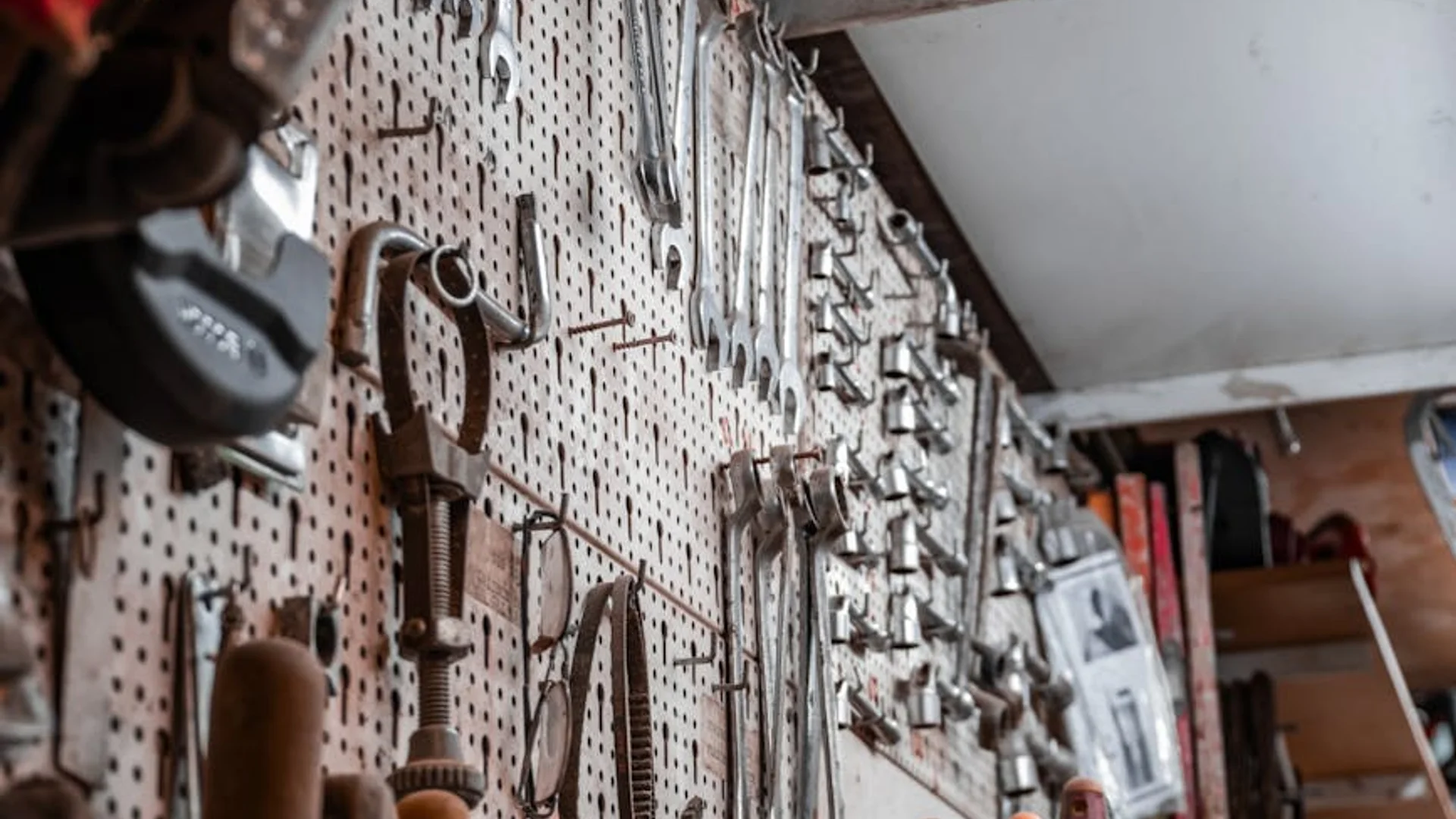 Why Your Marysville Fence Won’t Latch (And How to Fix It Without the Stress) in Yuba City