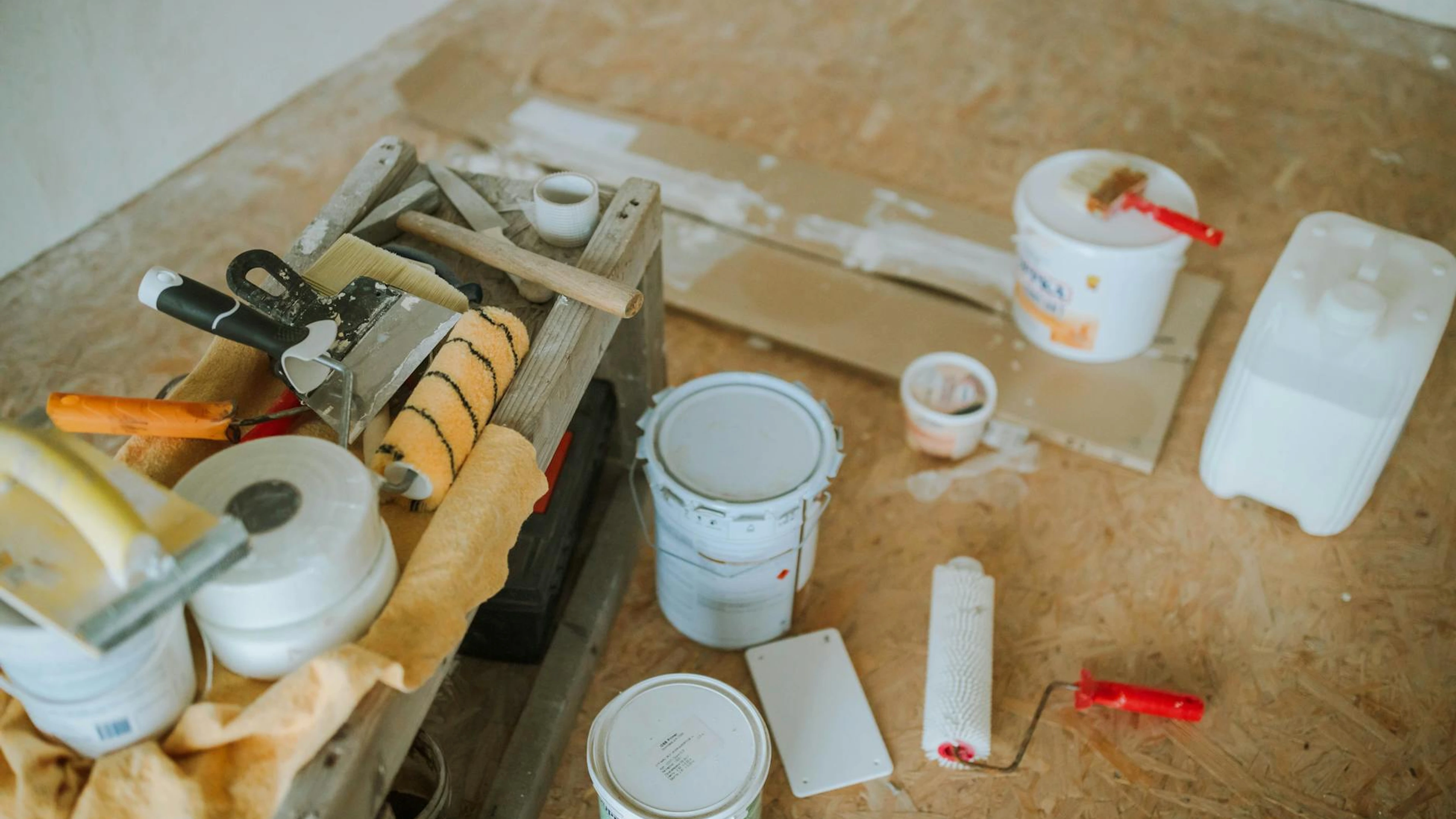 Who Do Gridley Homeowners Call When a Kitchen Cabinet Door Won’t Stay Closed?