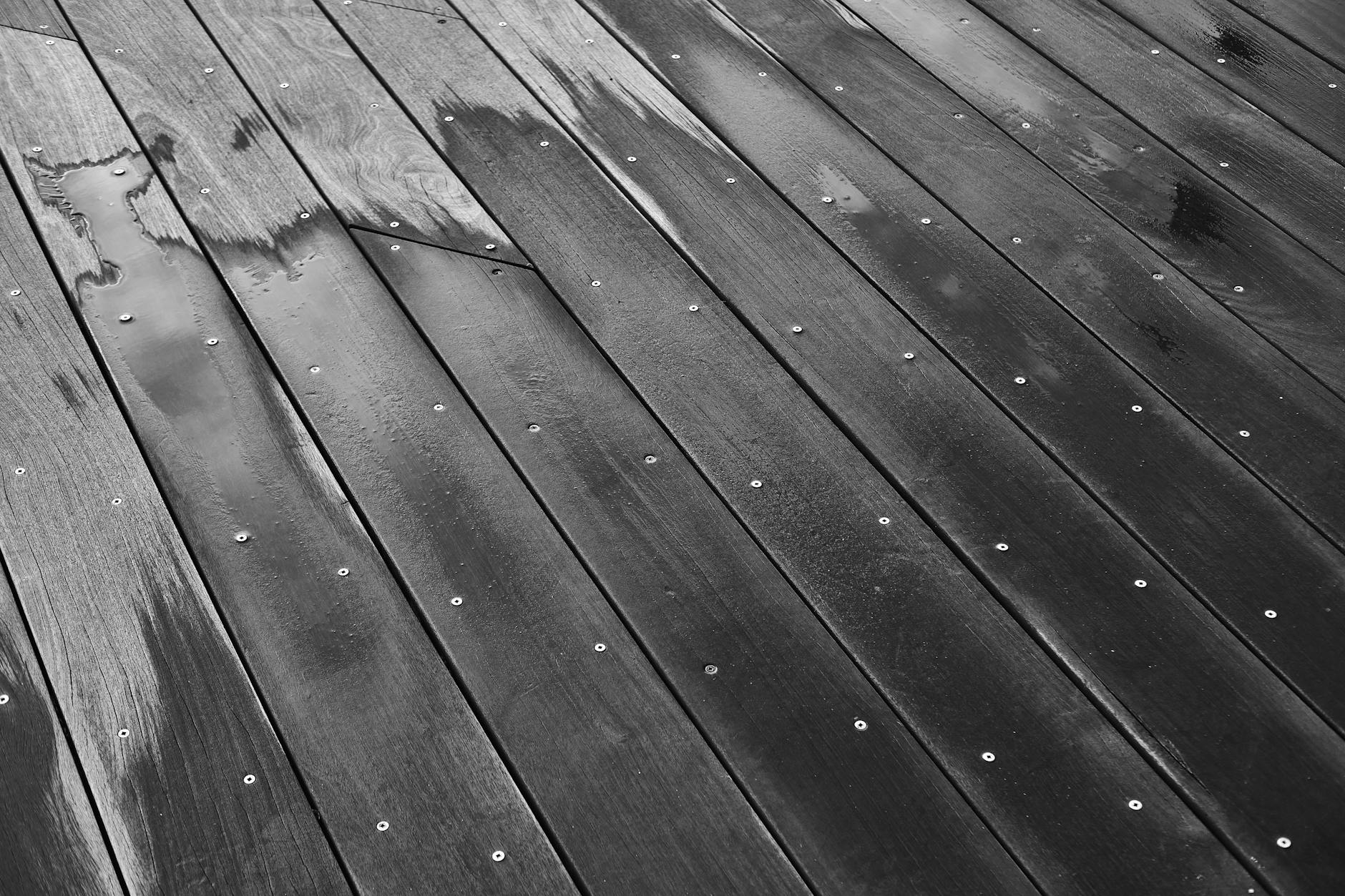 Yuba City Homeowners: Don't Let Warped Wood Destroy Your Deck This Summer in Yuba City