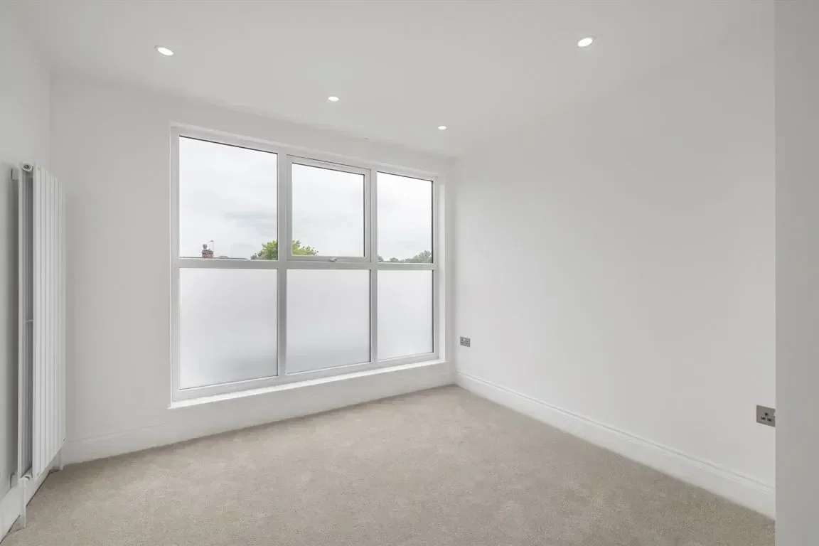 Glasbrook Aenue - New image 4