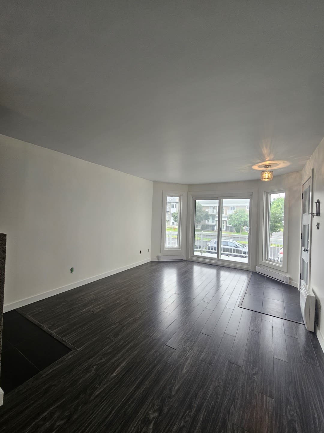 1 mês grátis! Condo 3 quartos (5 1/2) em Laval — foto 2 de 10