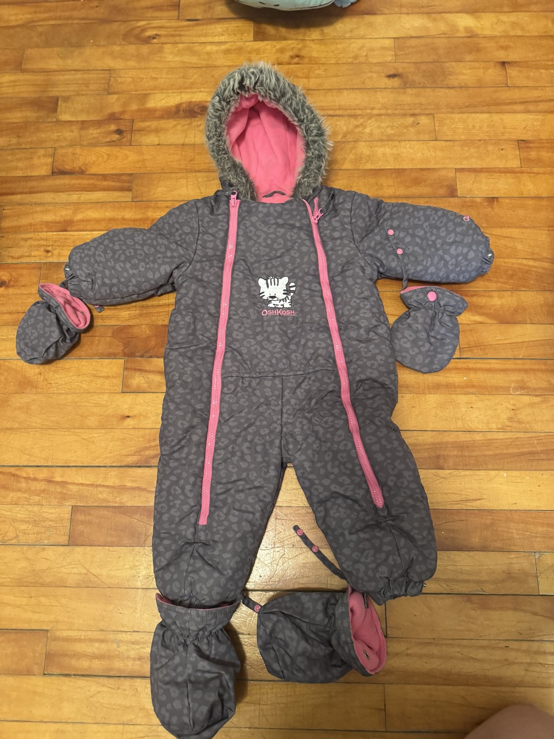 Baby girl and boy clothes — foto 9 de 10