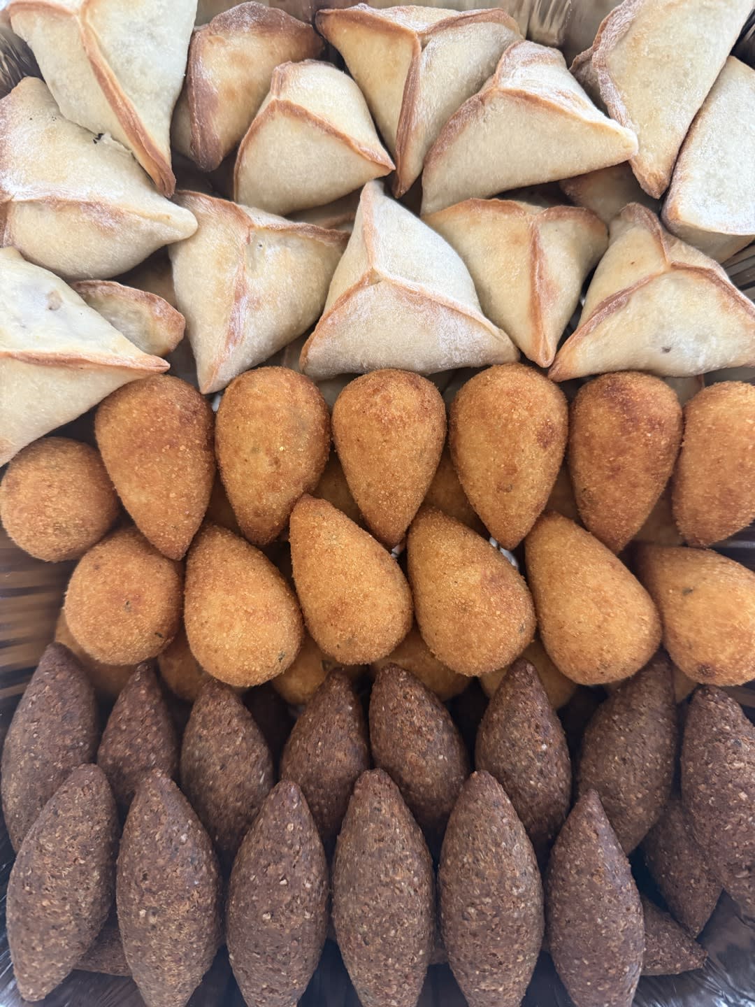 Brigadeiros, coxinhas, bolos, doces e salgados — foto 6 de 6