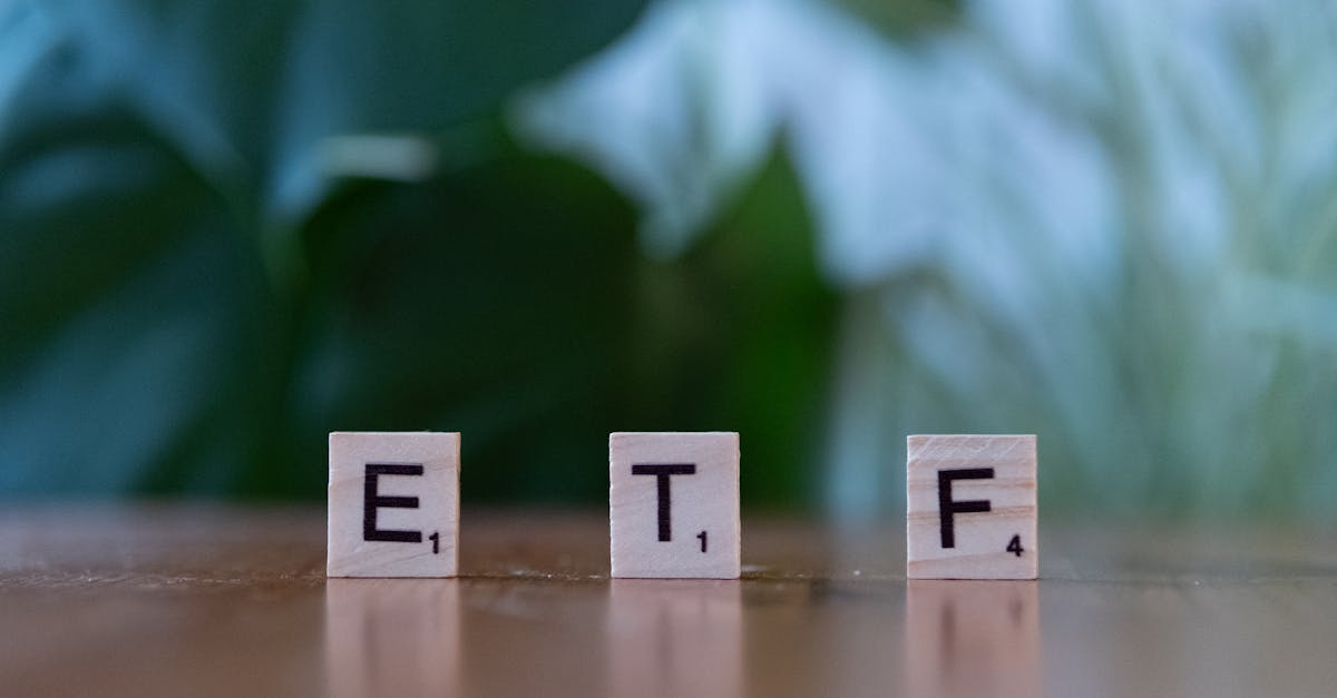 ETFs vs Unit Trusts: The Investment Decision South Africans Under 35 Must Make