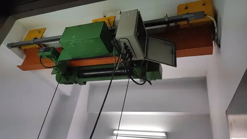 德系天車主機線路檢修 照片 6