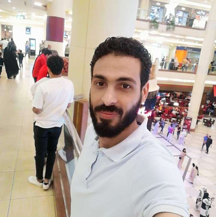 احمد عزام