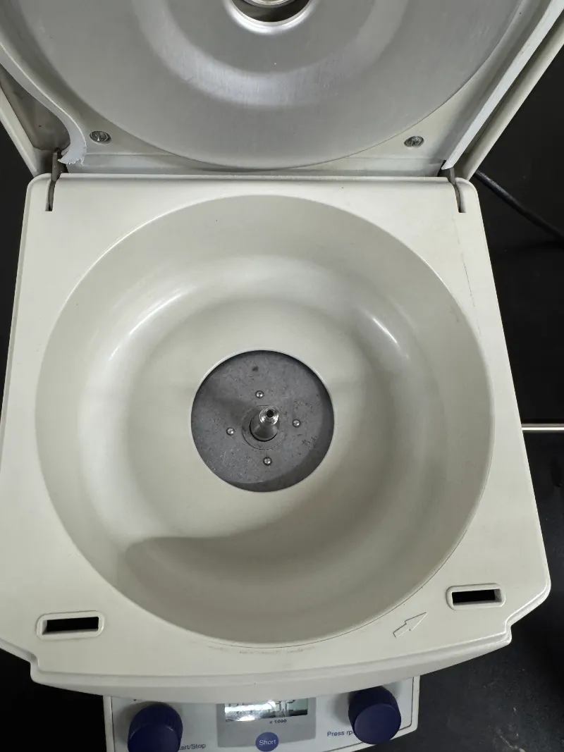 Eppendorf Model 5415 D Benchtop Microcentrifuge thumbnail 9