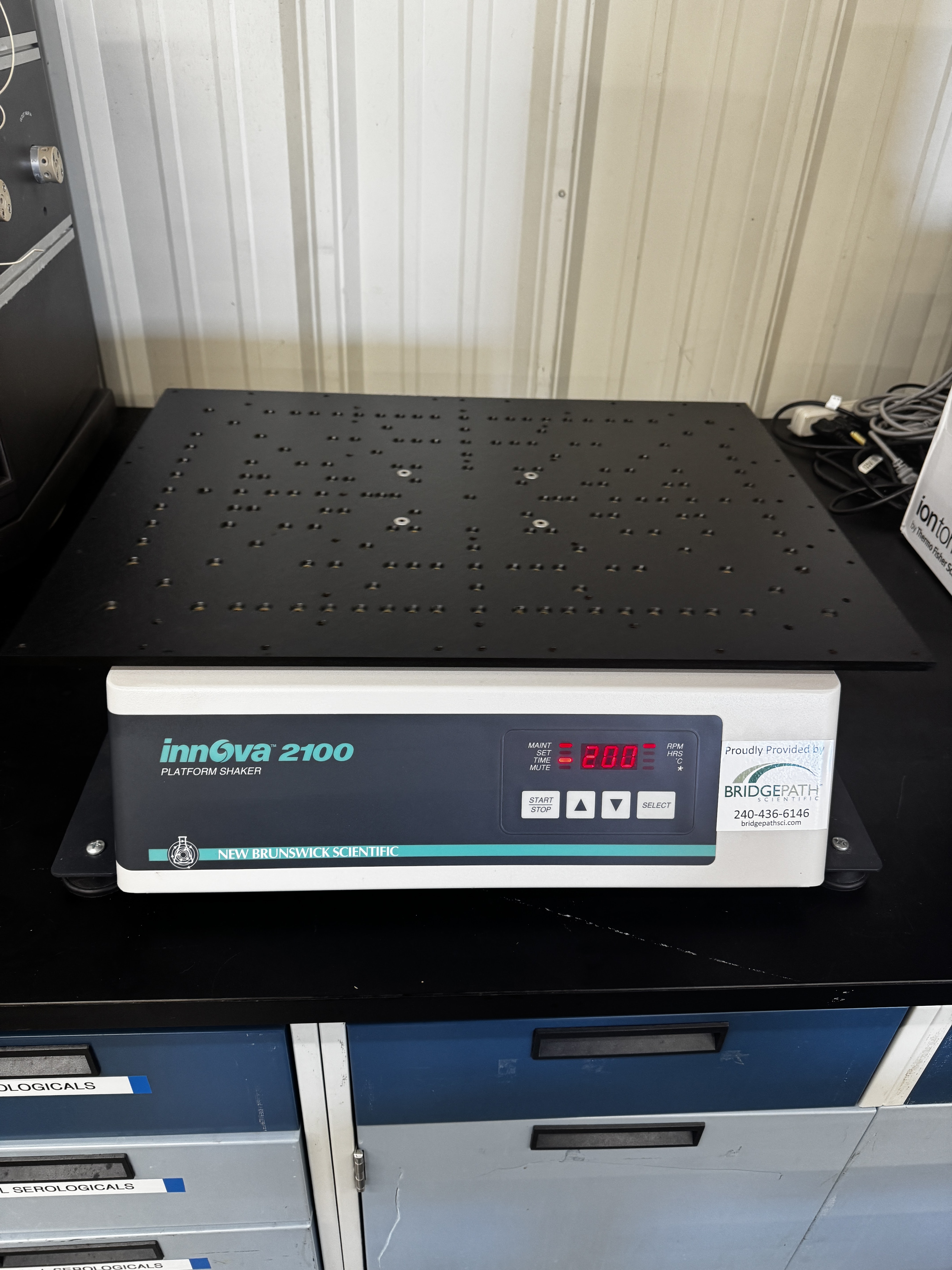 Eppendorf NBS Innova 2100 (2150) Open Air Shaker thumbnail 3