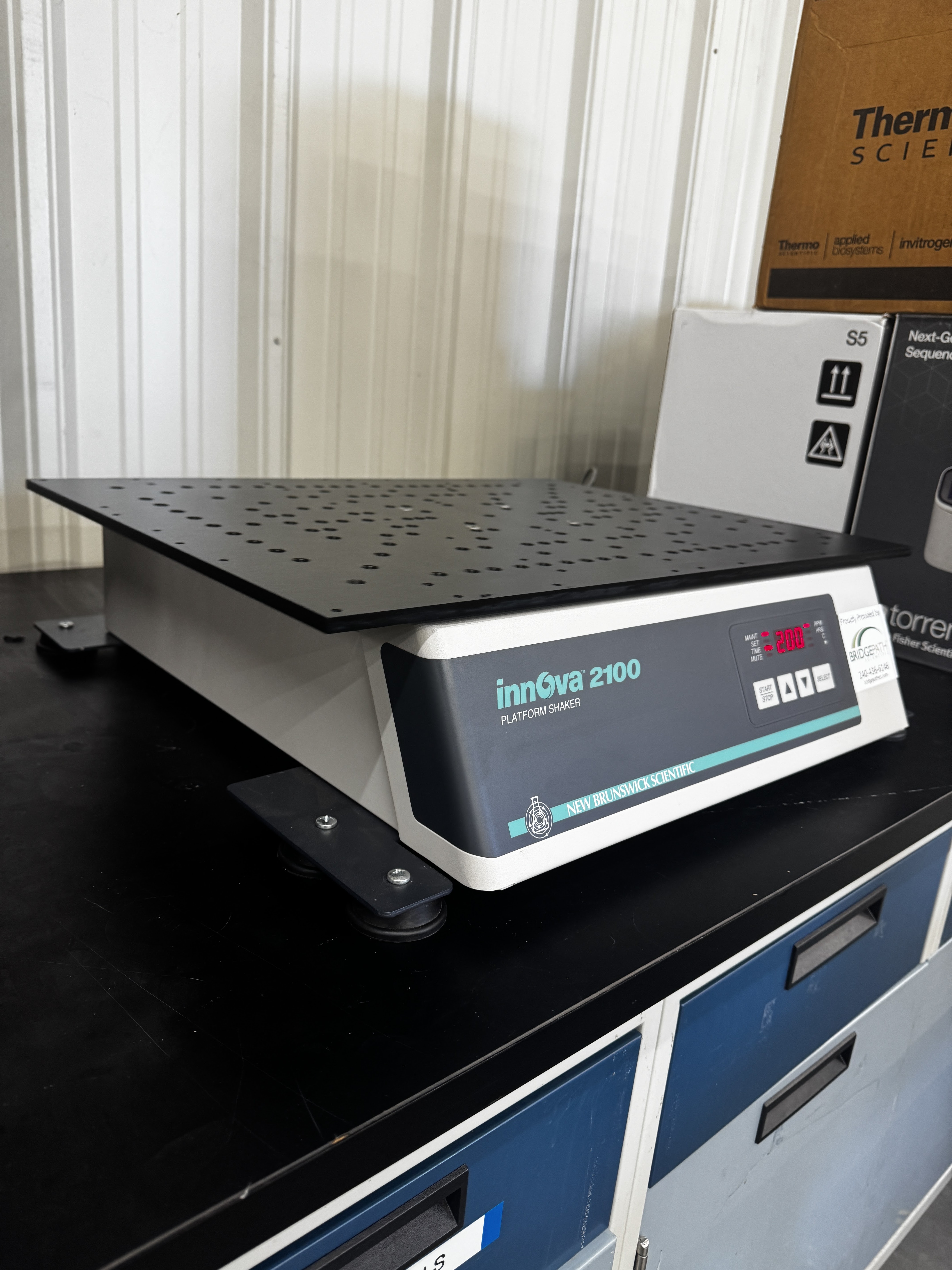 Eppendorf NBS Innova 2100 (2150) Open Air Shaker thumbnail 4