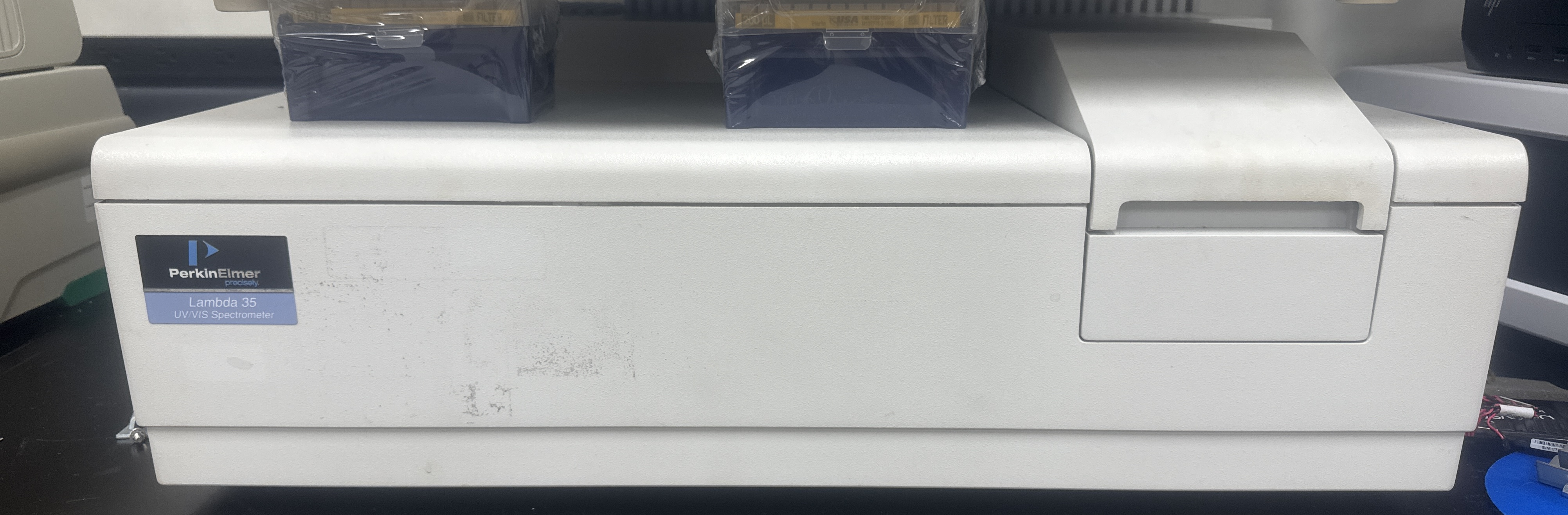 Perkin Elmer 35 UV-Vis Spectrophotometer