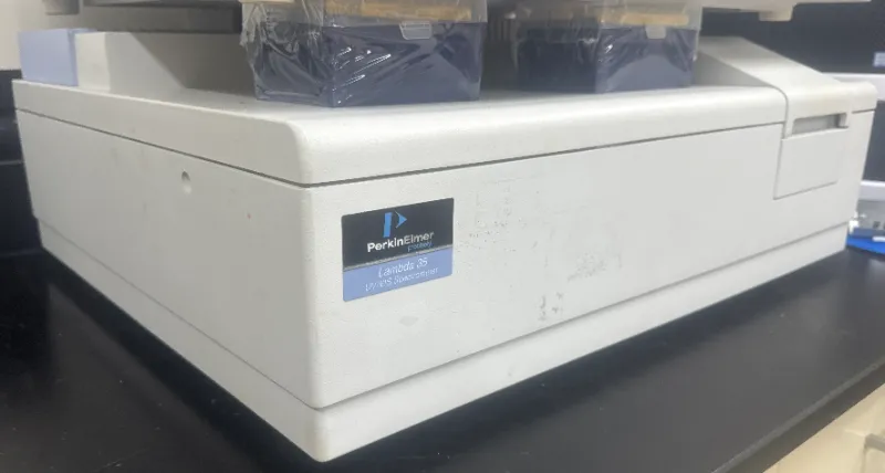 Perkin Elmer 35 UV-Vis Spectrophotometer thumbnail 3