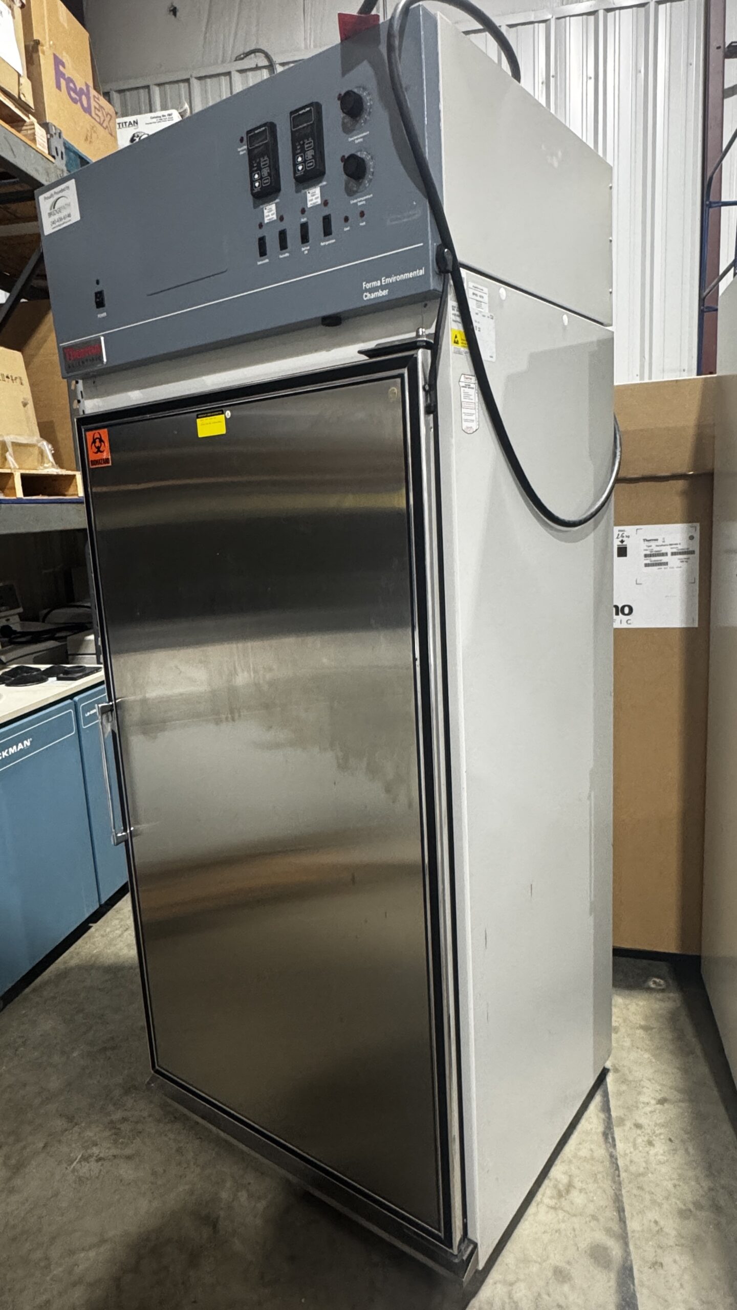 Thermo Scientific 3940 Environmental Chamber thumbnail 9