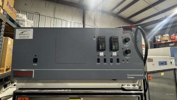 Thermo Scientific 3940 Environmental Chamber thumbnail 2