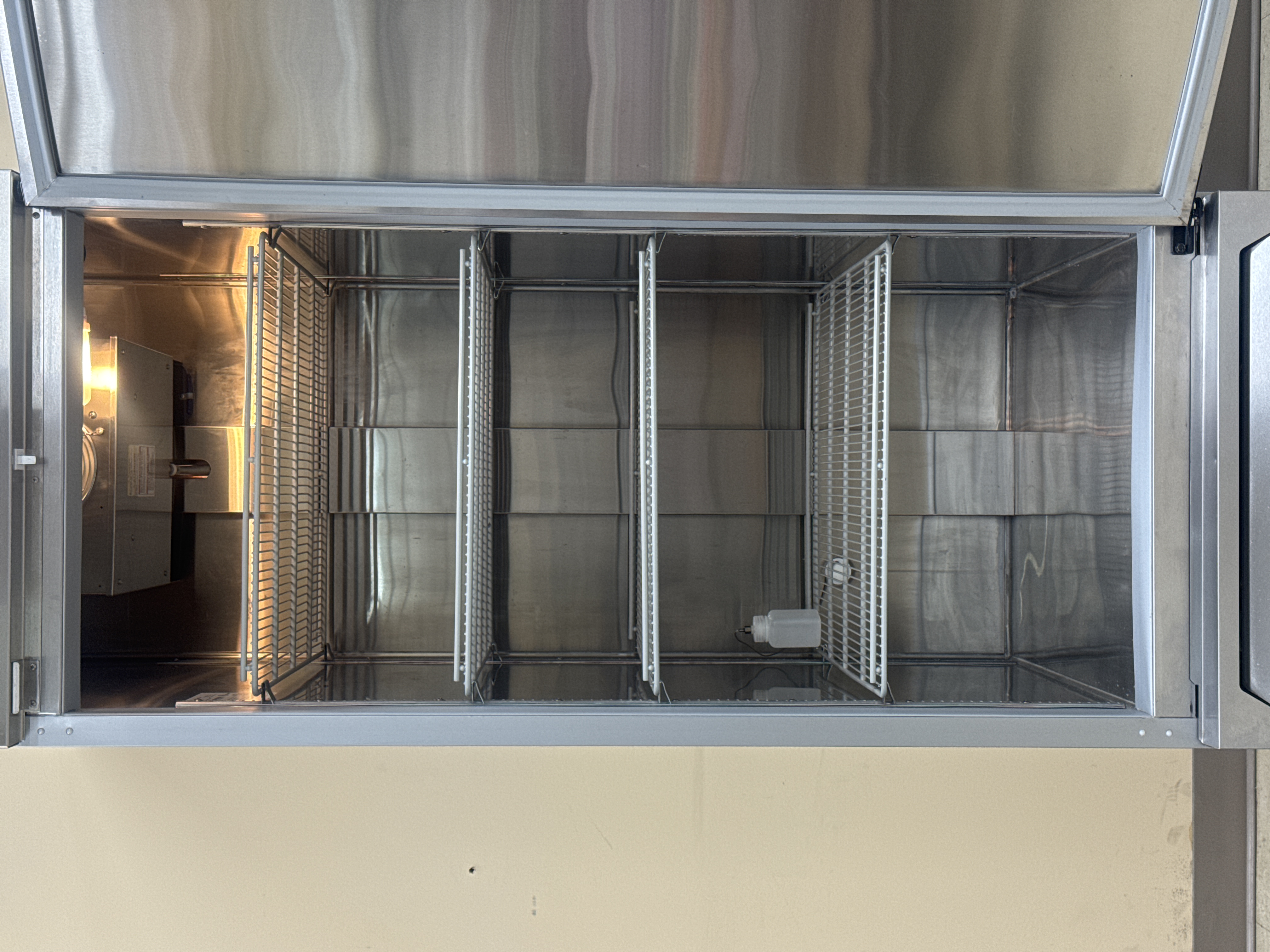 Fisher Scientific Isotemp 4ºC Refrigerator, Model MR25SS-SARE-FS thumbnail 9