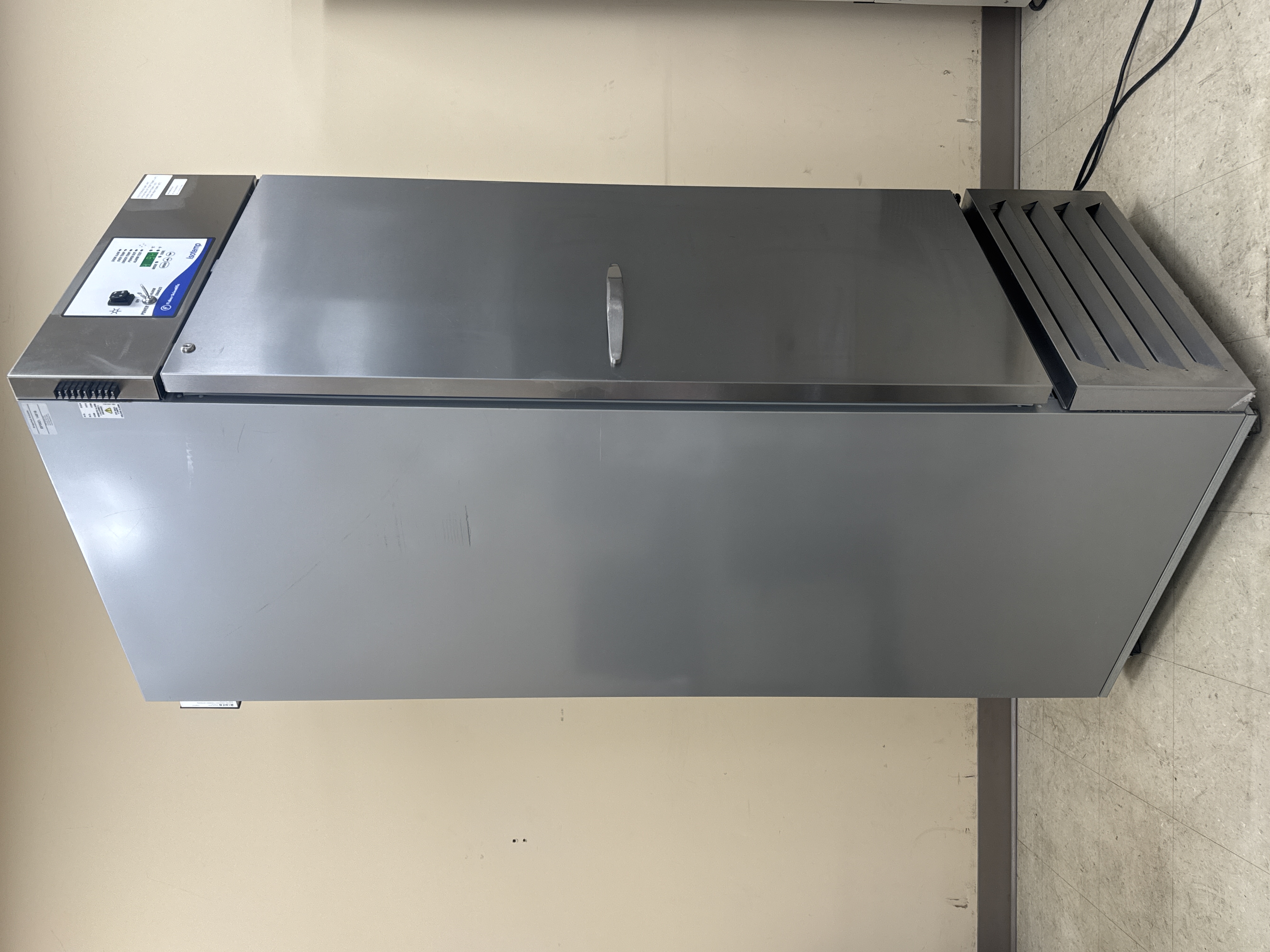Fisher Scientific Isotemp 4ºC Refrigerator, Model MR25SS-SARE-FS thumbnail 5