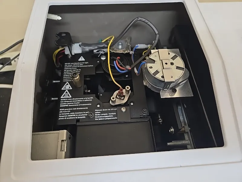 Agilent G9821A Cary 100 UV-Vis Spectrophotometer thumbnail 3
