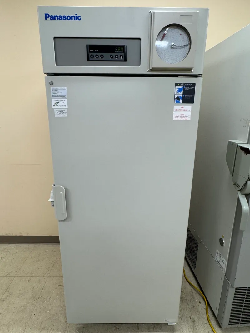 Panasonic MDF-U731-PA 22 cu ft. -15°C to -30°C Biomedical Freezer thumbnail 2