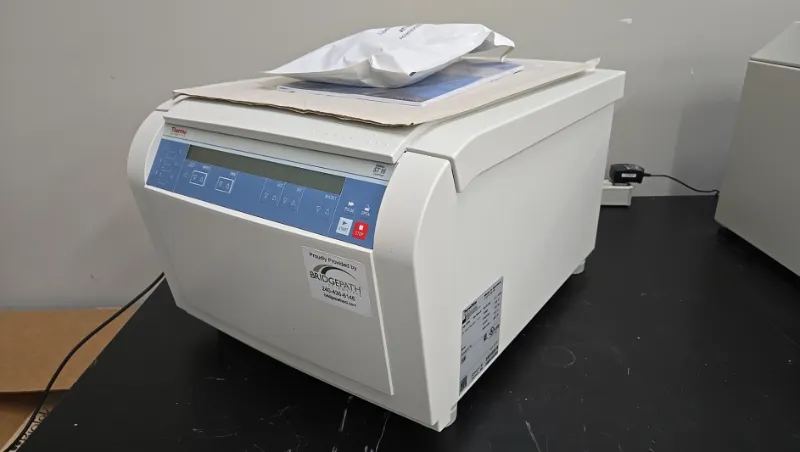Thermo Scientific ST-16 Ventilated Benchtop Centrifuge thumbnail 3
