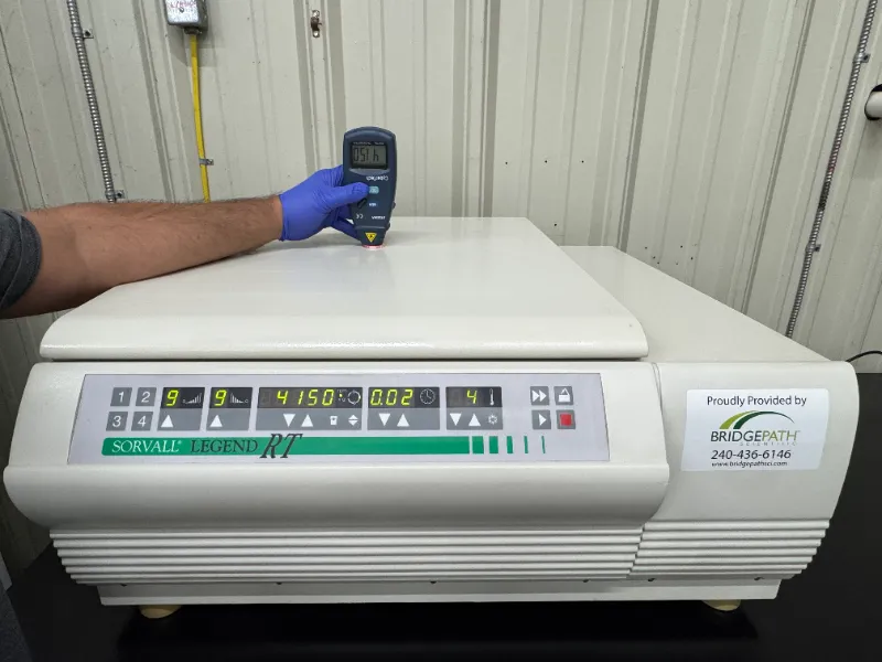 Thermo Scientific RT Refrigerated Centrifuge with Rotor and buckets thumbnail 6