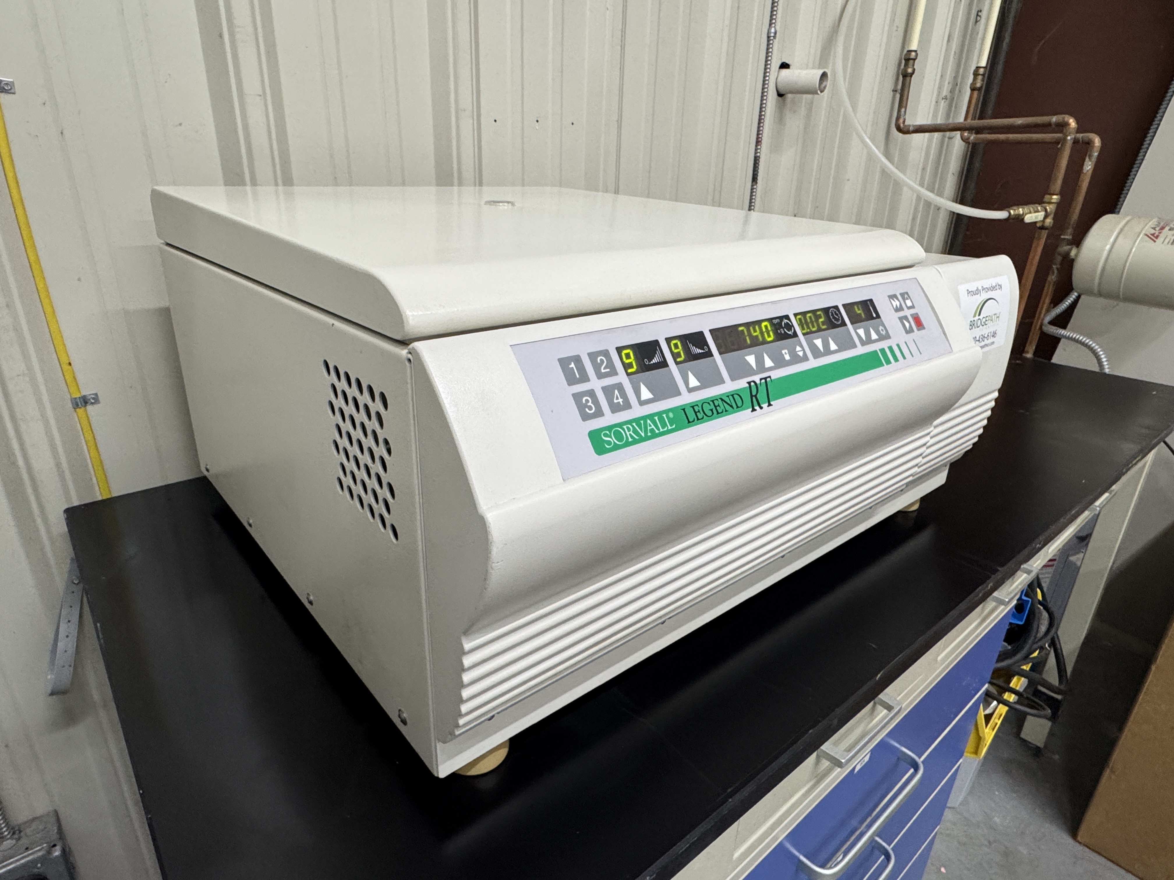 Thermo Scientific RT Refrigerated Centrifuge with Rotor and buckets thumbnail 7