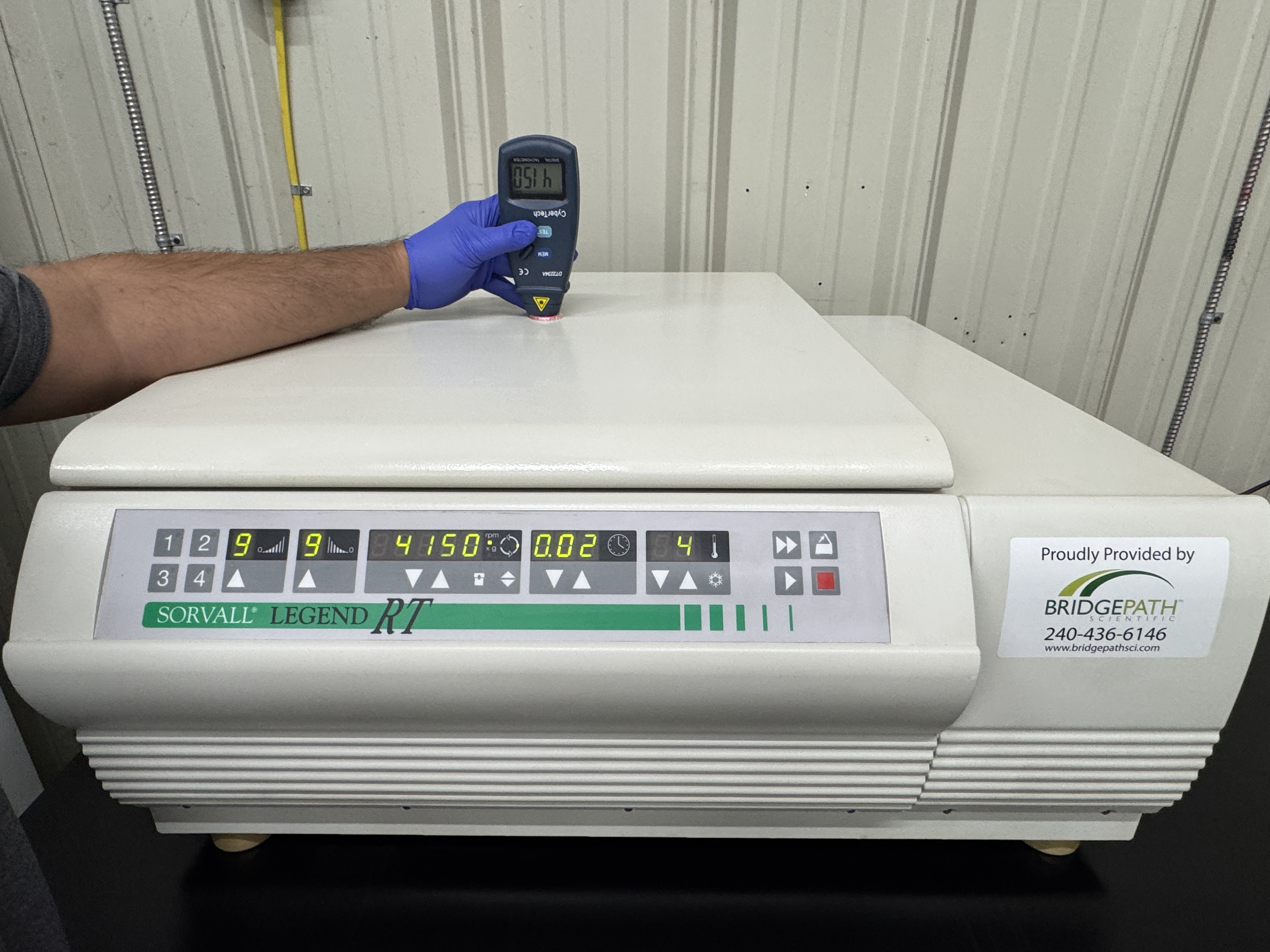 Thermo Scientific RT Refrigerated Centrifuge with Rotor and buckets thumbnail 5