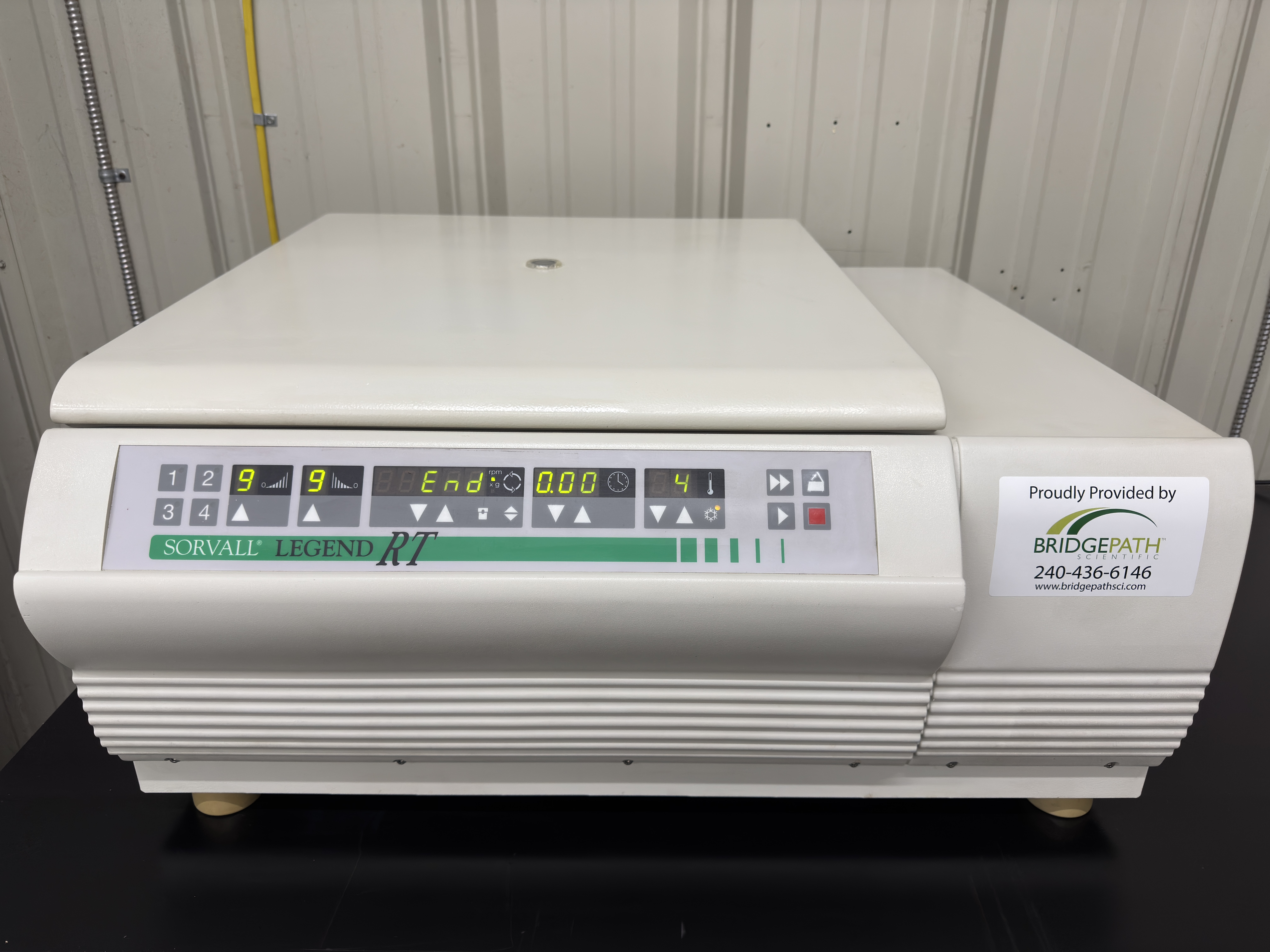 Thermo Scientific RT Refrigerated Centrifuge with Rotor and buckets