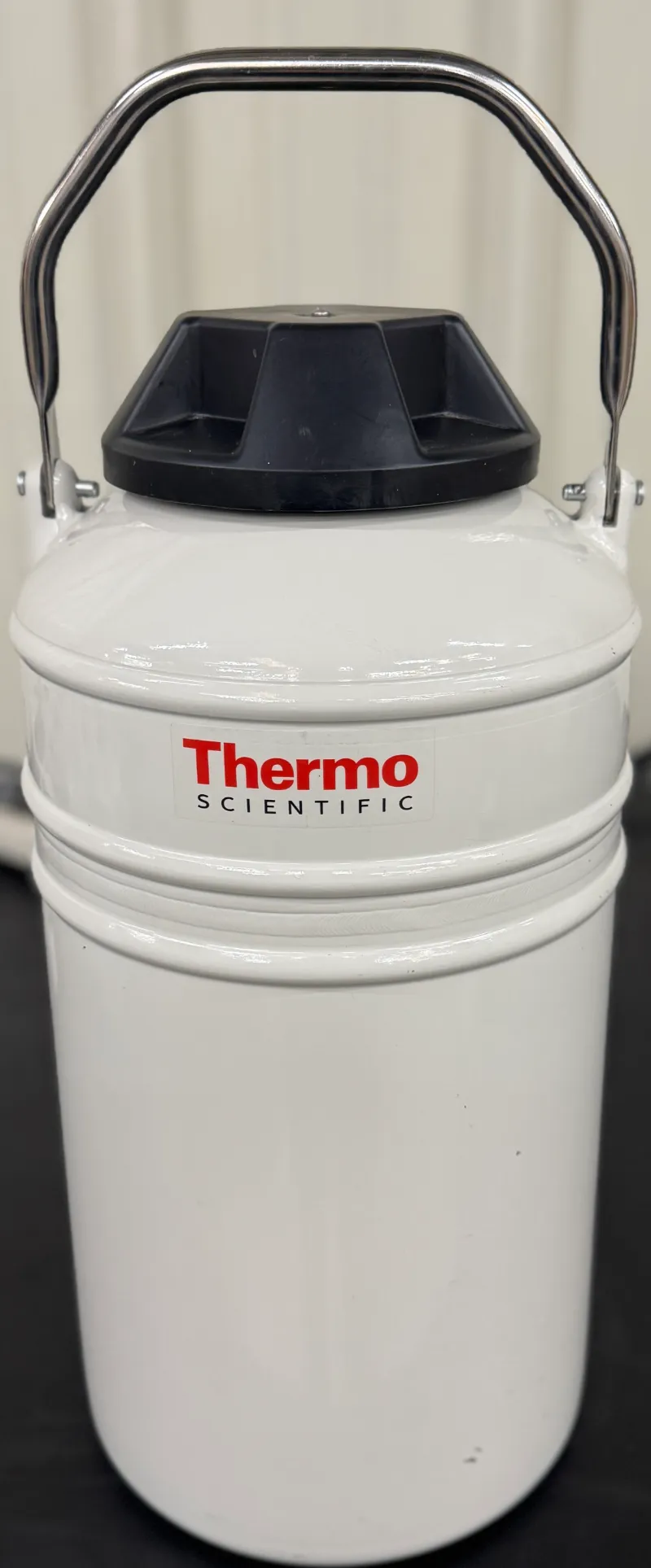 Thermo Scientific Thermo Series 8122 10 L Liquid Nitrogen Transfer Vessel