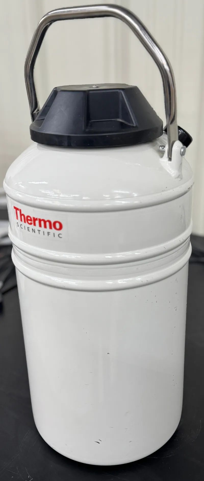 Thermo Scientific Thermo Series 8122 10 L Liquid Nitrogen Transfer Vessel thumbnail 2