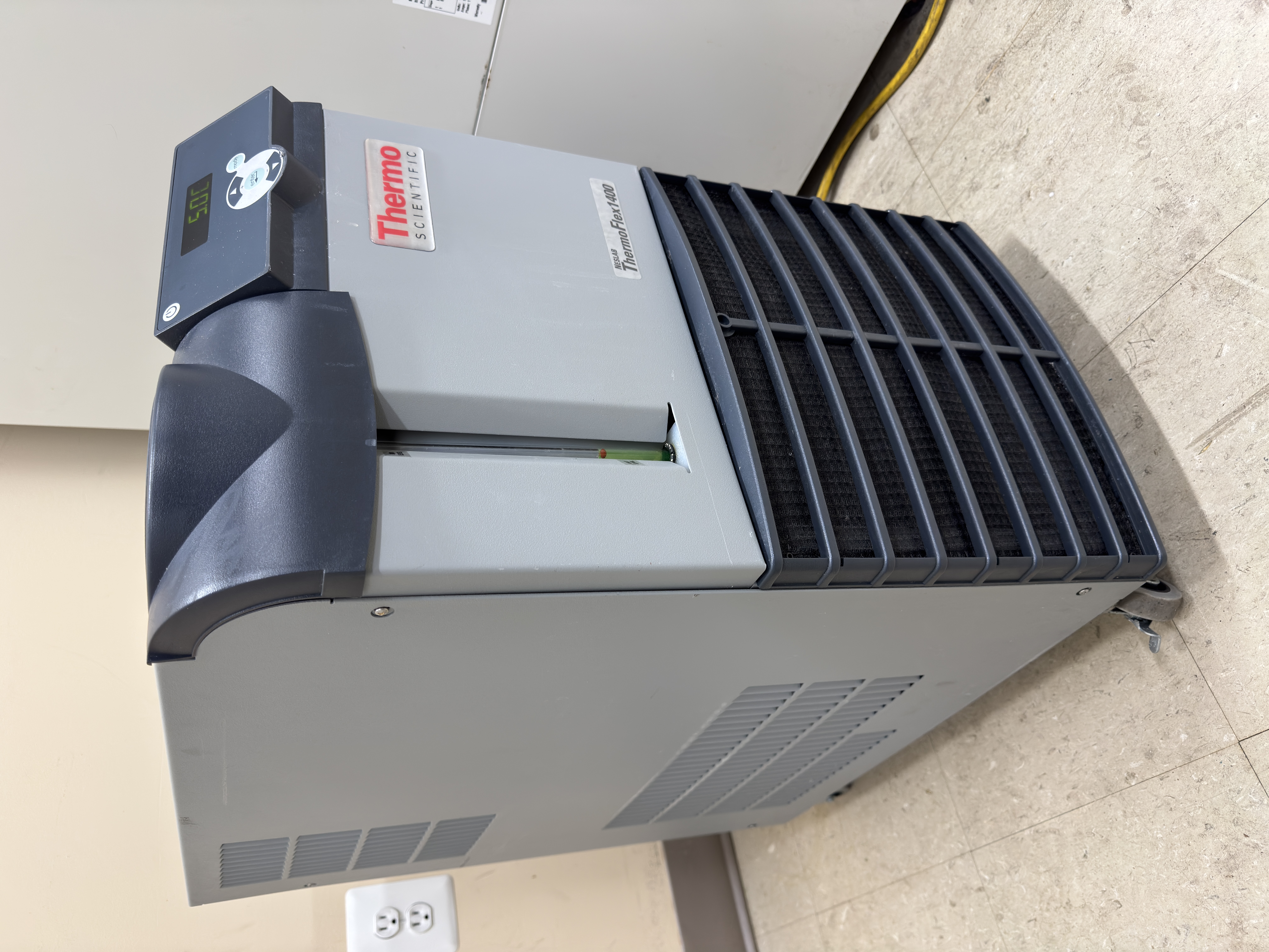 Thermo Scientific ThermoFlex 1400 Recirculating Chiller thumbnail 3