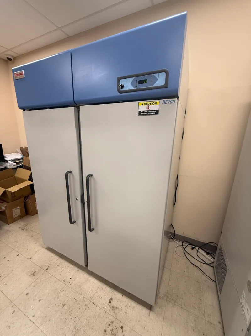 Thermo Scientific Revco 51 cu. ft. REL5004A Dbl Door. Refrigerator thumbnail 3