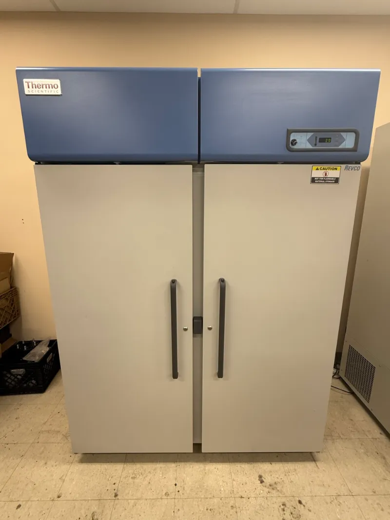Thermo Scientific Revco 51 cu. ft. REL5004A Dbl Door. Refrigerator