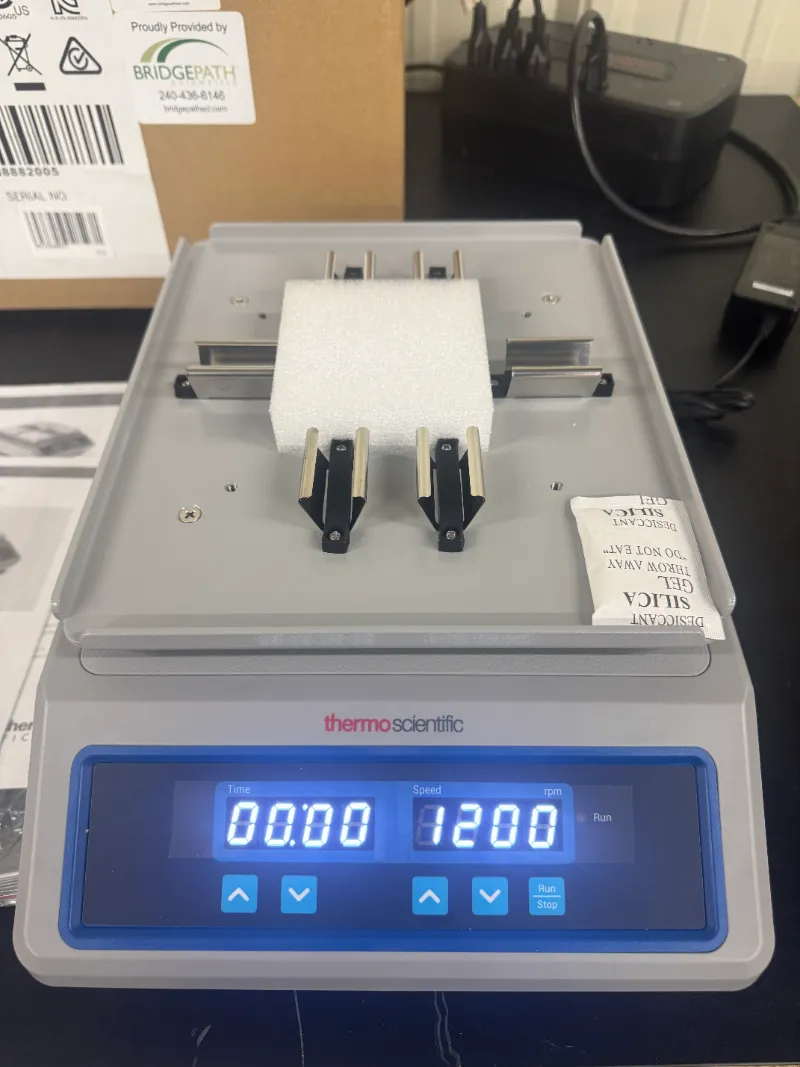 Thermo Scientific 88882005 Compact Digital Microplate Shaker thumbnail 2