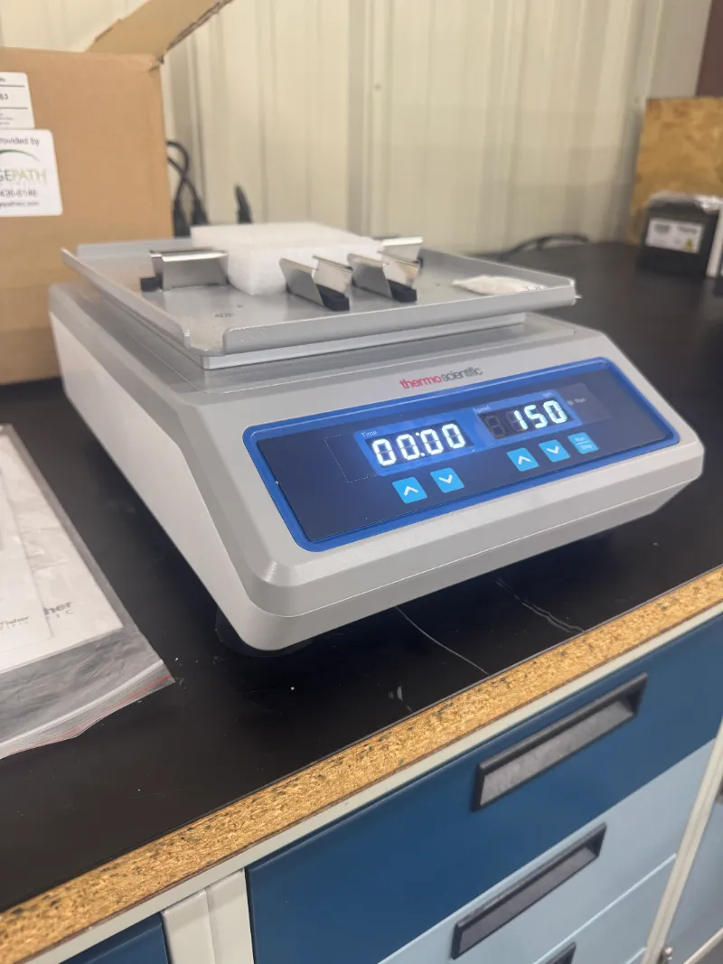 Thermo Scientific 88882005 Compact Digital Microplate Shaker thumbnail 4