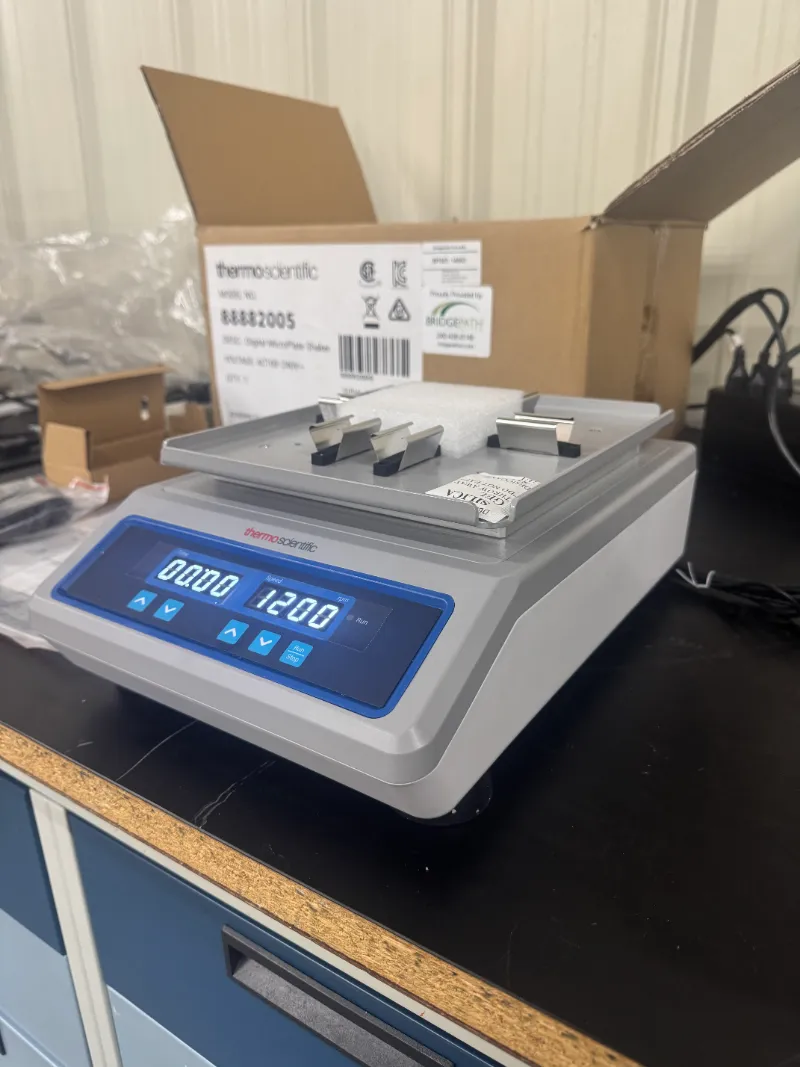 Thermo Scientific 88882005 Compact Digital Microplate Shaker thumbnail 3